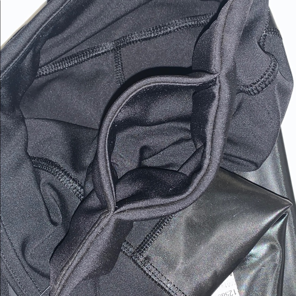 ❌SOLD OUT 🖤PUMA LEGGINGS🖤 - Picture 5 of 7